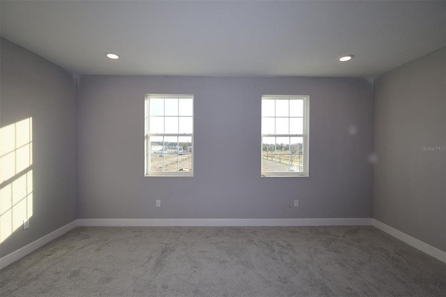 Spacious, unfurnished interior of a new home in Center Lake on the Park, St. Cloud (Image 5).