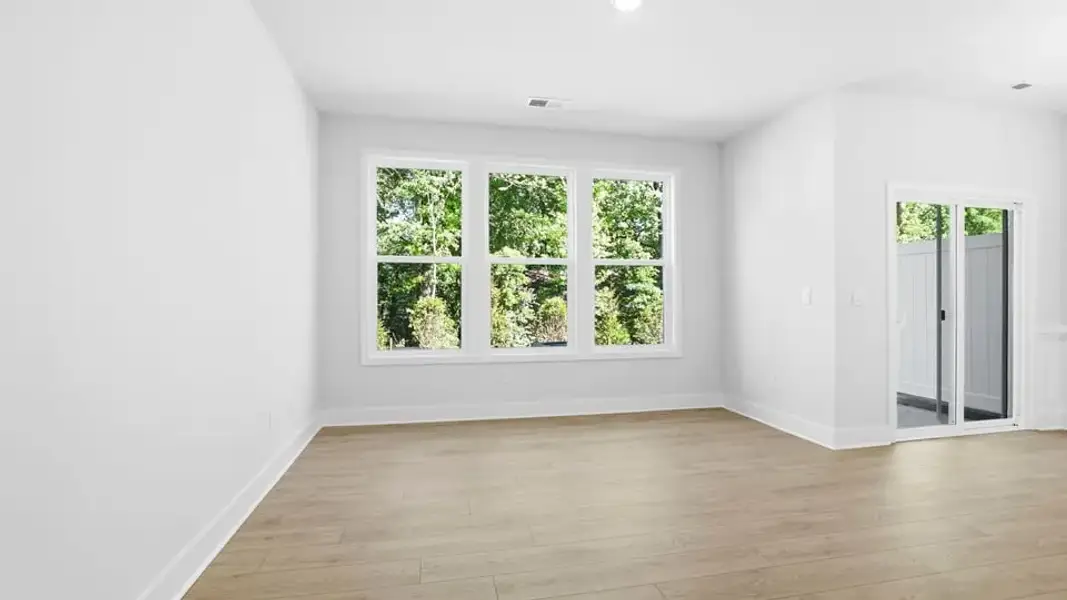 Representative unfurnished interior of a home built from the Lansing by D.R. Horton in Ashmore Hills, Mauldin (Image 14).