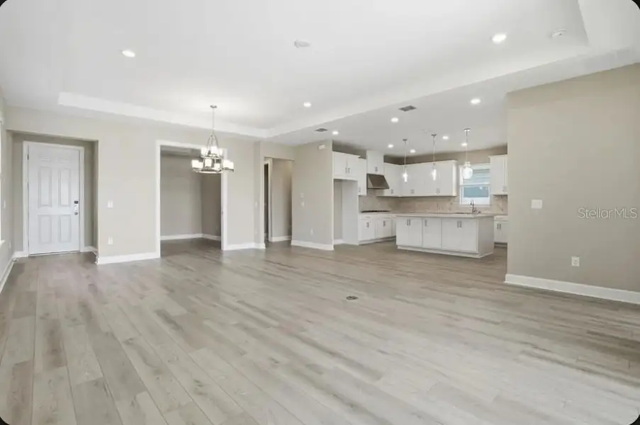 Spacious, unfurnished interior of a new home in Coasterra Community Group Page, Palmetto (Image 18).