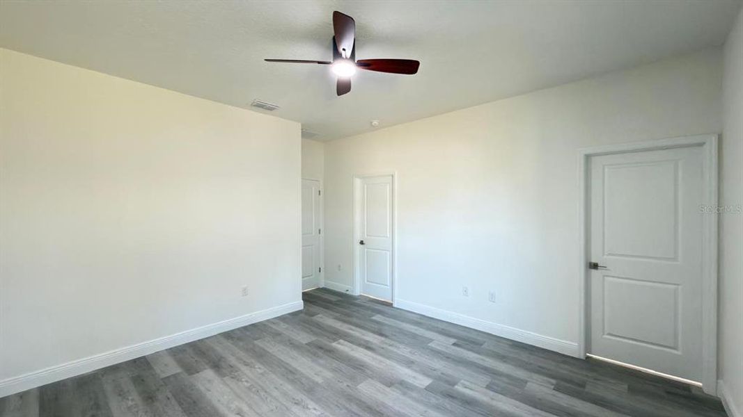 Spacious, unfurnished interior of a new home in , Citrus Springs (Image 14).