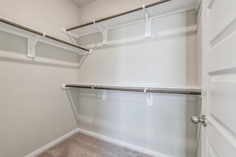 Spacious, unfurnished interior of a new home in Anderson Lakes, Houston (Image 27). Spacious, unfurnished interior of a new home in Anderson Lakes, Houston (Image 27).