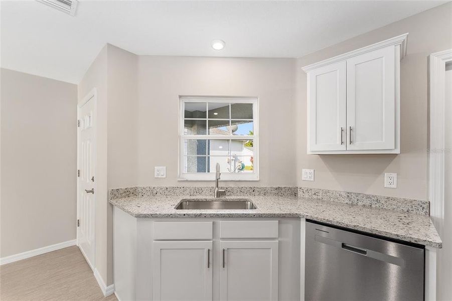Furnished interior view inside a new home in , Floral City (Image 17).