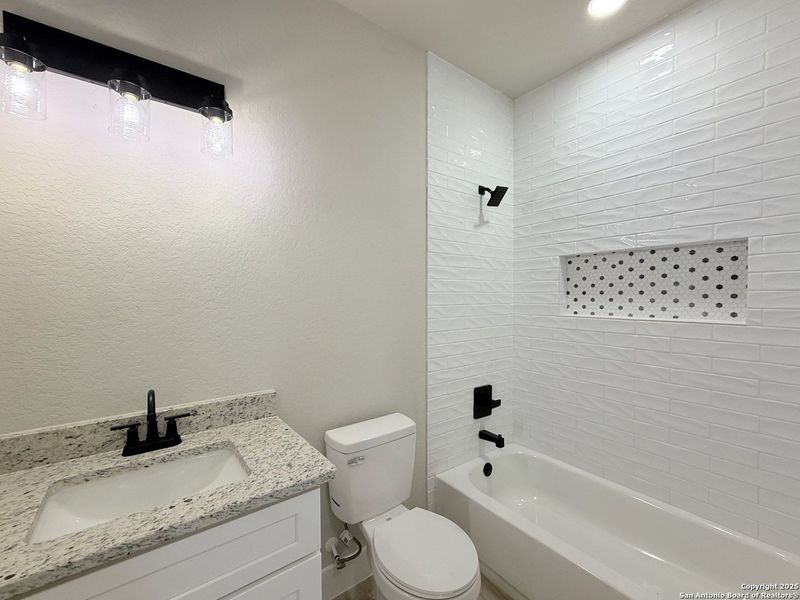 Furnished interior view inside a new home in , La Vernia (Image 8).
