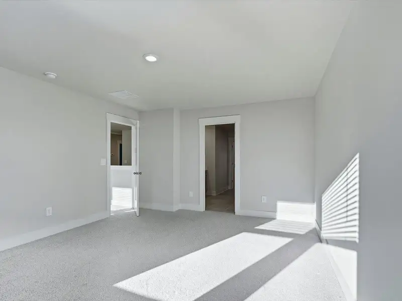 Spacious, unfurnished interior of a new home in Ashby Woods, Boiling Springs (Image 13).