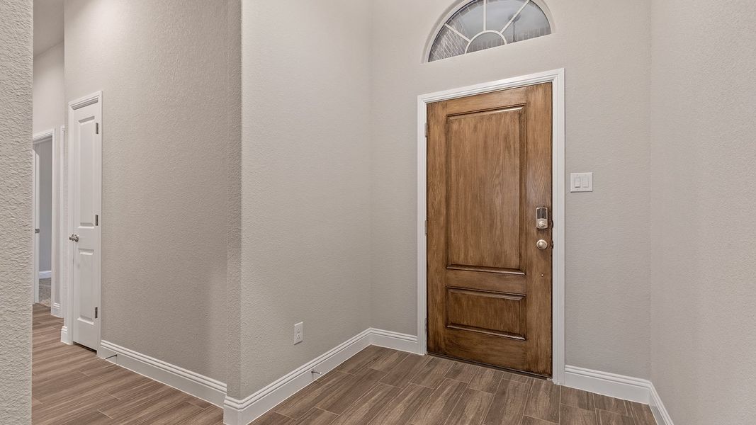Representative unfurnished interior of a home built from the Odessa by D.R. Horton in Lakeview Pointe, Grand Prairie (Image 33).