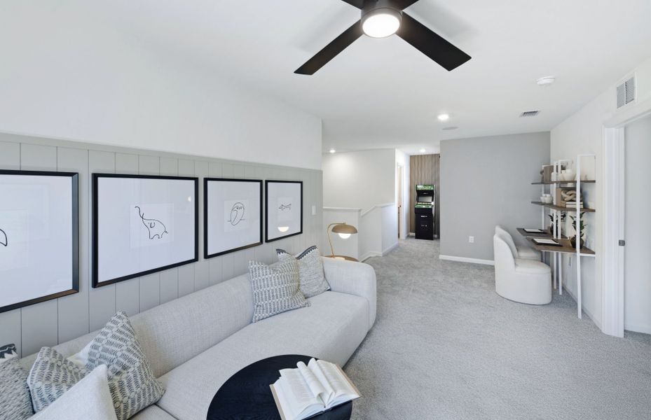 Representative furnished interior of a home built from the Tybee by Pulte Homes in Lakespur Wellen Park, Venice (Image 8).