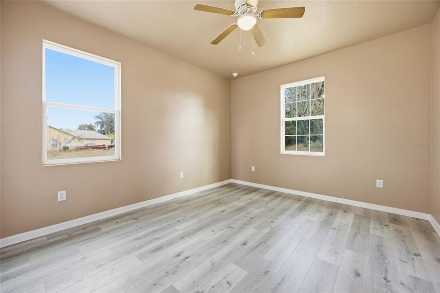 Spacious, unfurnished interior of a new home in , Ocala (Image 14).