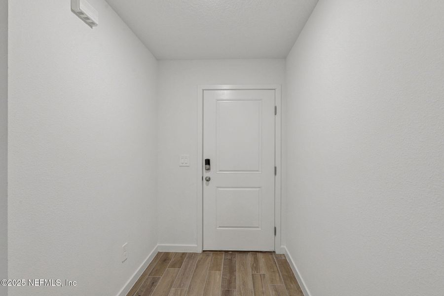 Spacious, unfurnished interior of a new home in Azalea Creek, Jacksonville (Image 11). Spacious, unfurnished interior of a new home in Azalea Creek, Jacksonville (Image 11).