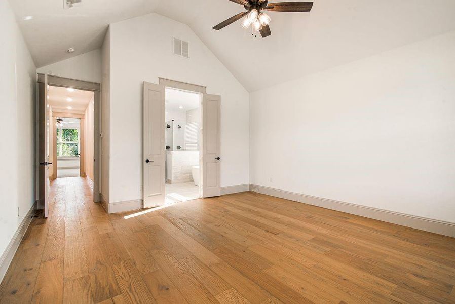 Spacious, unfurnished interior of a new home in , Sherman (Image 15).