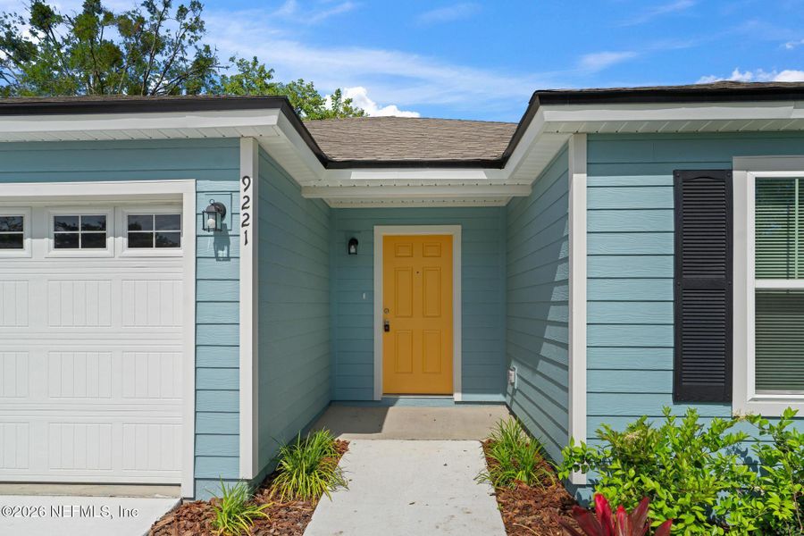 Exterior details and patio area of a home in , Jacksonville (Image 3).