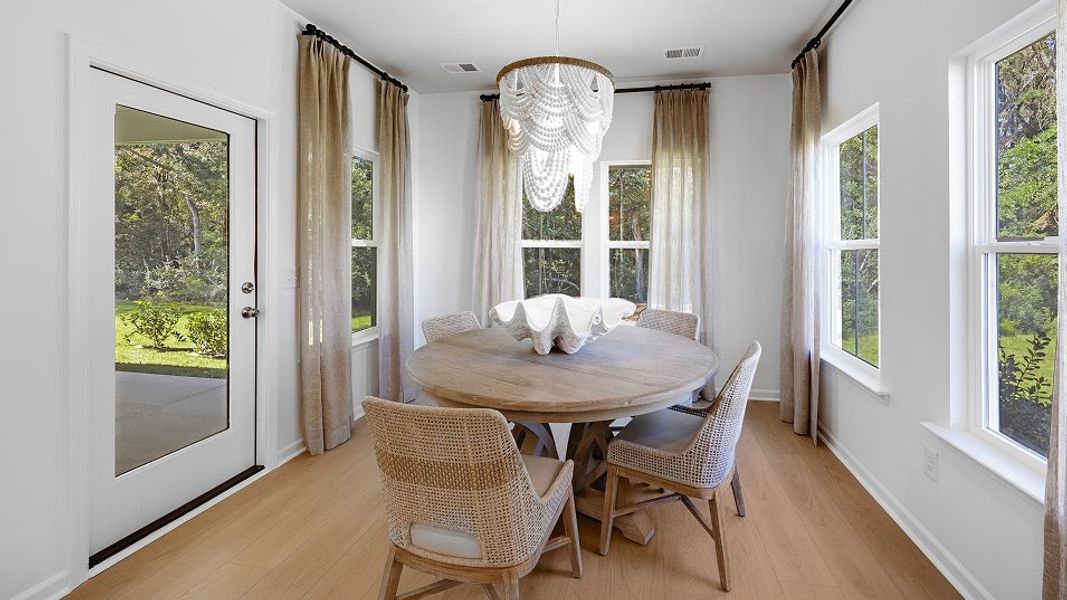 1767 Litchfield II Breakfast 1of2 F1 Base3 1767 Litchfield II Breakfast 1of2 F1 Base3