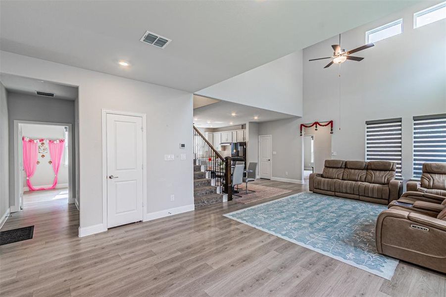 Furnished interior view inside a new home in Stoneridge, Melissa (Image 31).