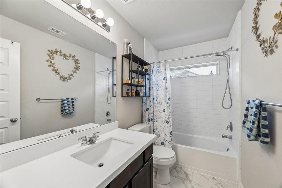 Furnished interior view inside a new home in Stonebrooke, Conroe (Image 8).