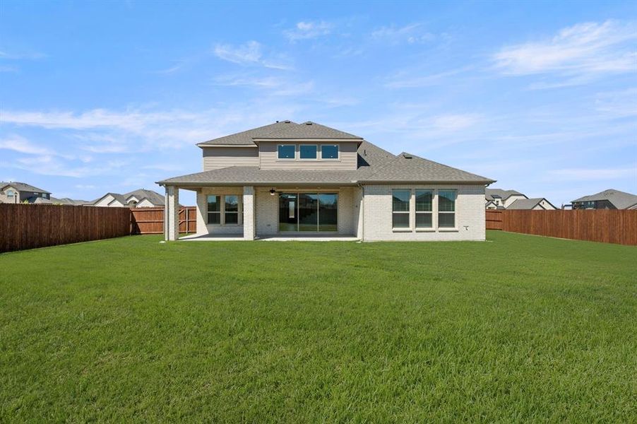 Exterior details and patio area of a home in Shady Valley Estates, Midlothian (Image 3).