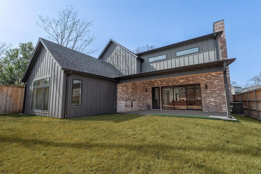 Front exterior of a new home in , Dallas, TX, highlighting curb appeal (Image 2). Front exterior of a new home in , Dallas, TX, highlighting curb appeal (Image 2).