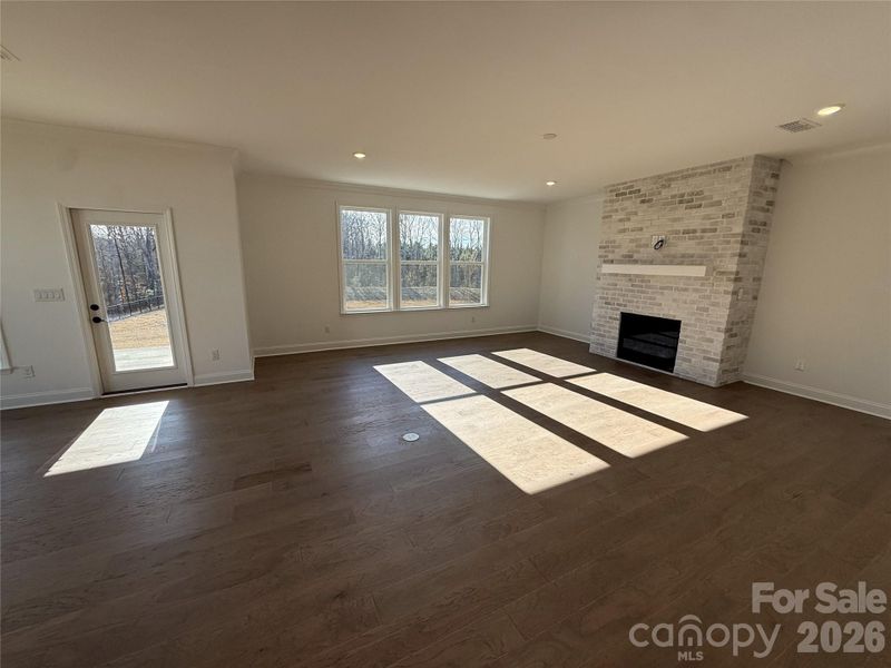 Spacious, unfurnished interior of a new home in Kinsdale, Lancaster (Image 26).