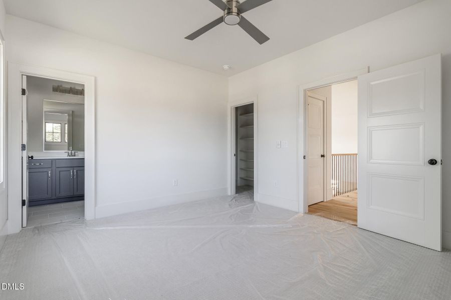 200_MEADOW_WALK_DR_INTERIOR_63 200_MEADOW_WALK_DR_INTERIOR_63