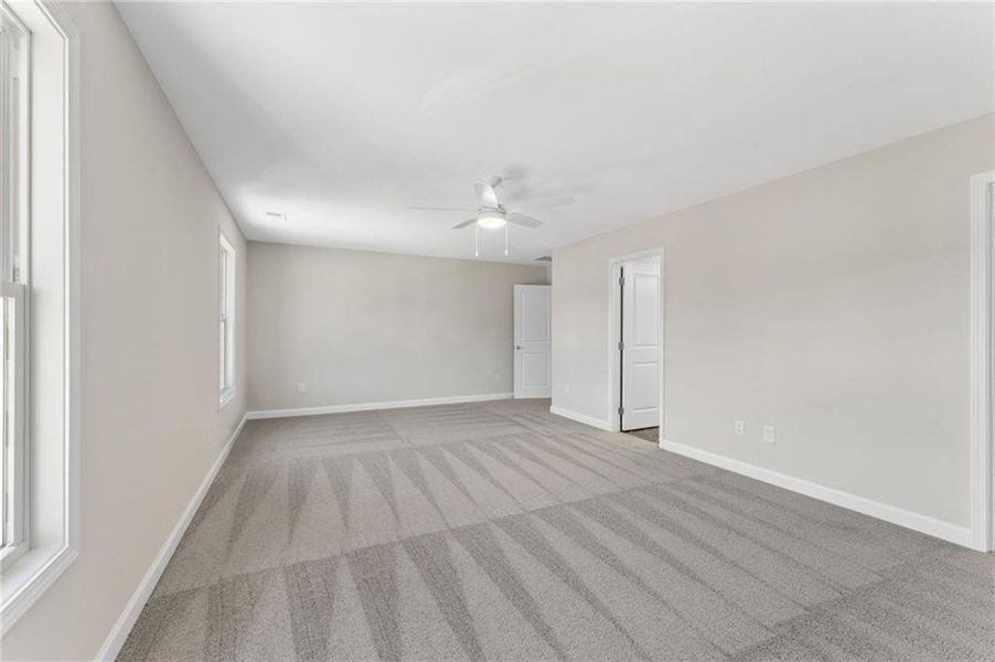 Spacious, unfurnished interior of a new home in Cherokee Township, Acworth (Image 26).