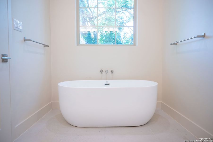 Furnished interior view inside a new home in , Terrell Hills (Image 15). Furnished interior view inside a new home in , Terrell Hills (Image 15).