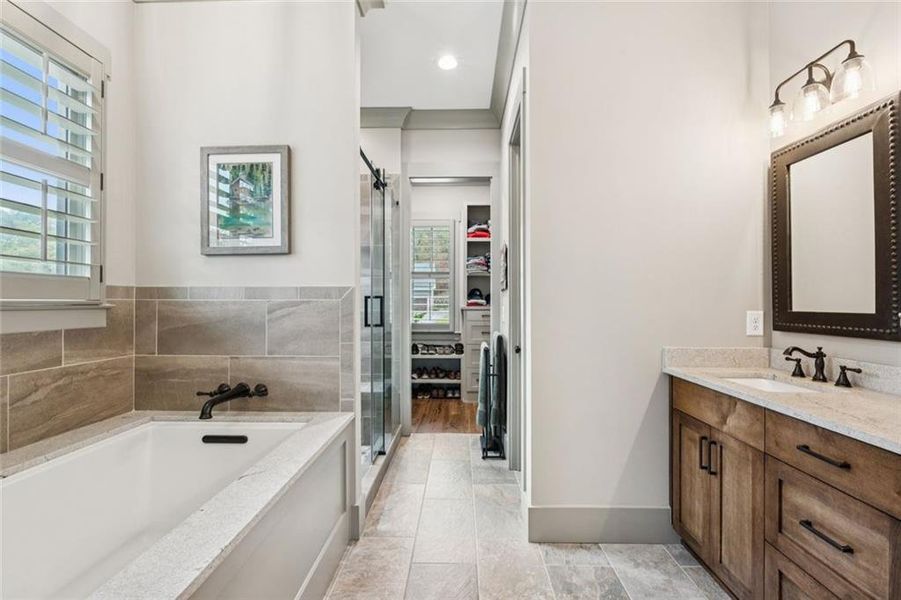 Furnished interior view inside a new home in , Dahlonega (Image 39).