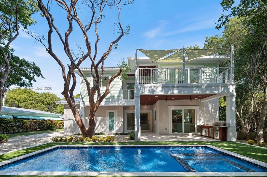 Exterior details and patio area of a home in , Islamorada, Village of Islands (Image 33).