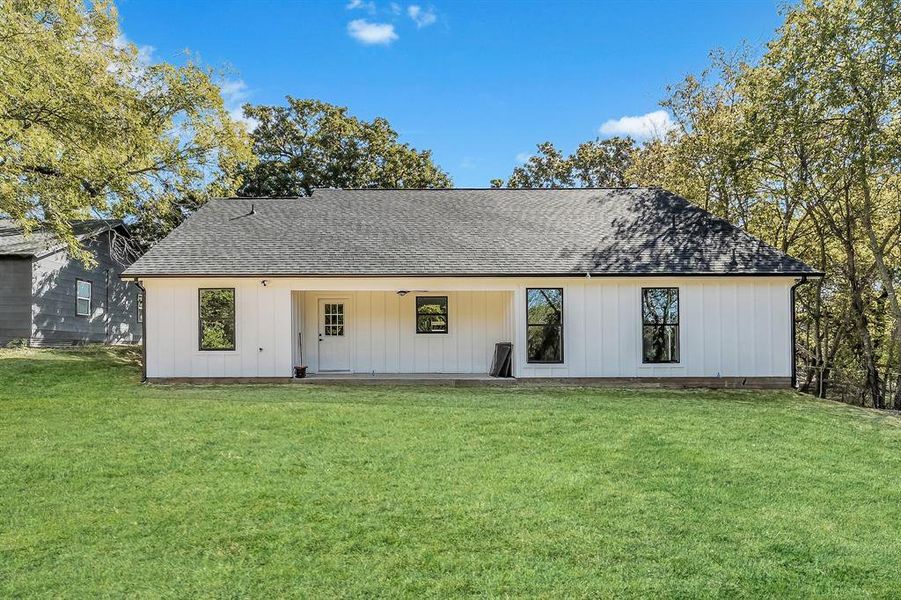 Exterior details and patio area of a home in , Alvarado (Image 26).