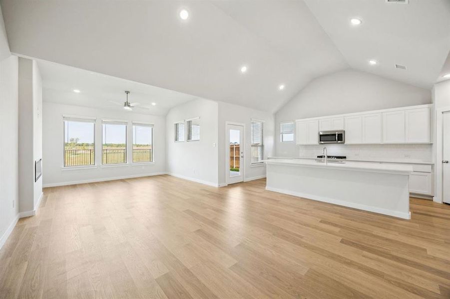 Spacious, unfurnished interior of a new home in Elevon, Lavon (Image 24).