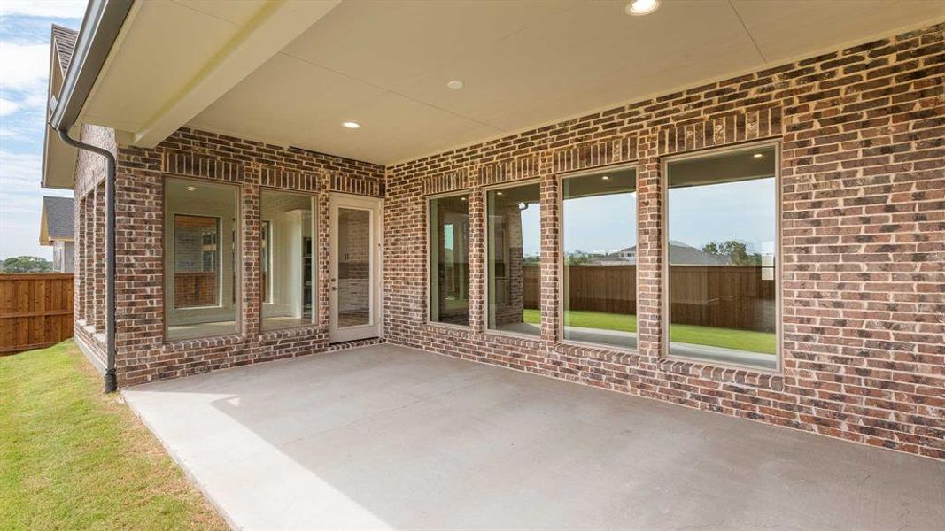 Spacious, unfurnished interior of a new home in Terraces 72', Rockwall (Image 13). Spacious, unfurnished interior of a new home in Terraces 72', Rockwall (Image 13).