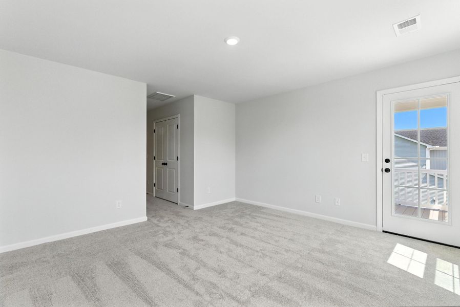 Spacious, unfurnished interior of a new home in , Summerville (Image 38).