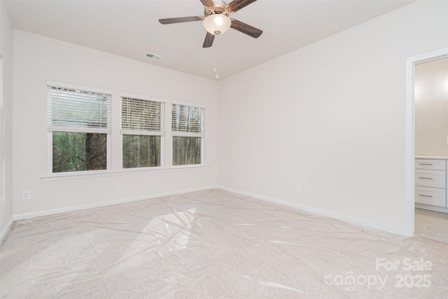 Spacious, unfurnished interior of a new home in , Charlotte (Image 18).