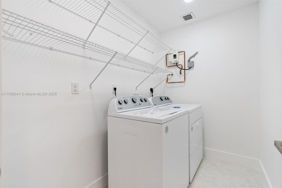 Furnished interior view inside a new home in , Fort Lauderdale (Image 7).