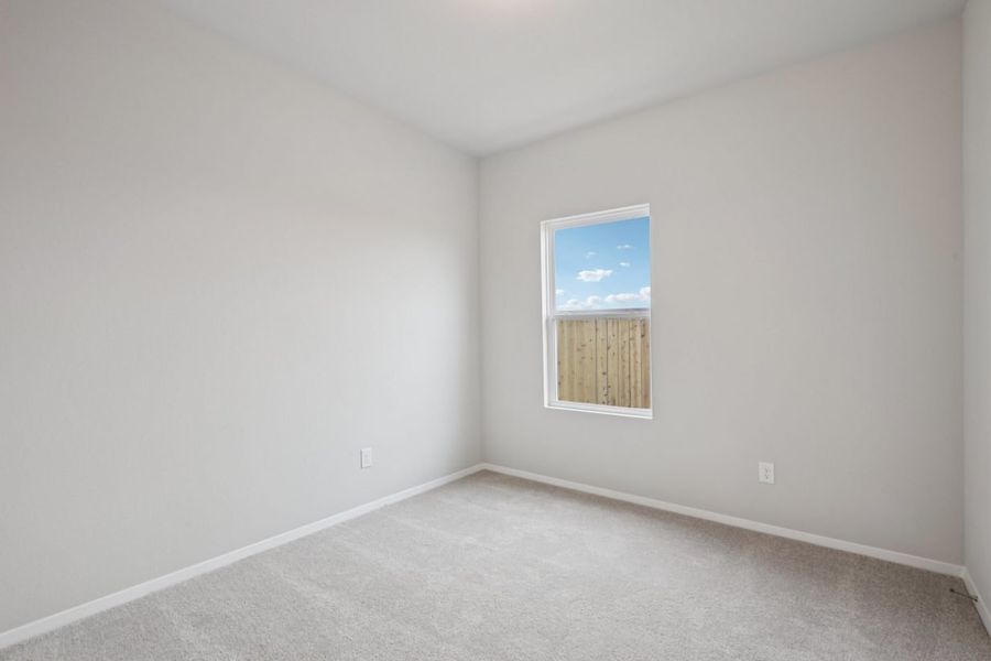 Spacious, unfurnished interior of a new home in Cloverleaf, Austin (Image 11).