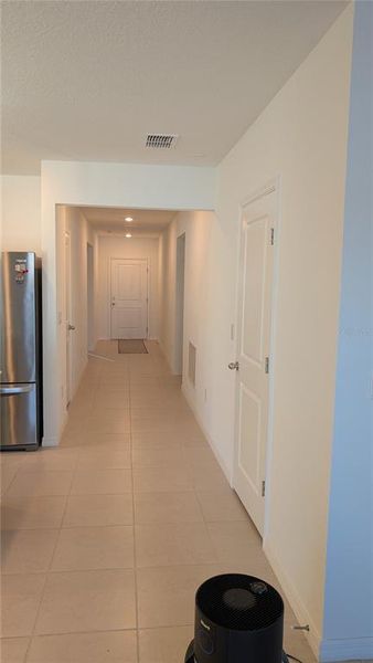 Spacious, unfurnished interior of a new home in North Park Isle, Plant City (Image 21).