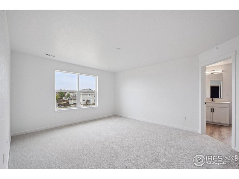 Spacious, unfurnished interior of a new home in Hansen Farm, Fort Collins (Image 10).
