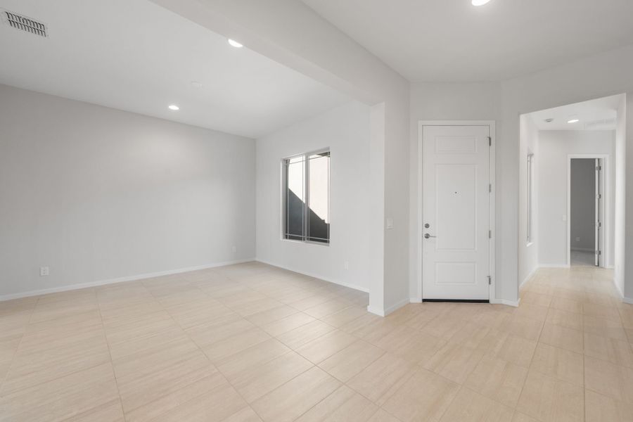 Spacious, unfurnished interior of a new home in Legado West, Queen Creek (Image 19).