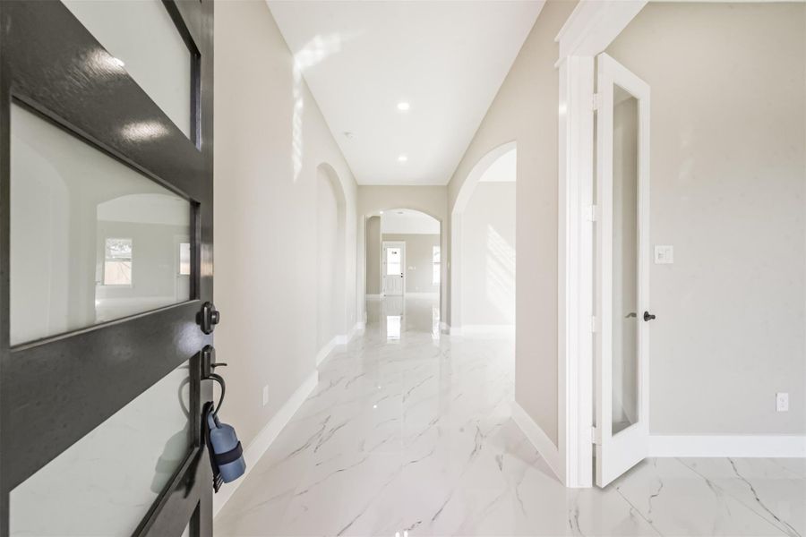 Spacious, unfurnished interior of a new home in , Pasadena (Image 39). Spacious, unfurnished interior of a new home in , Pasadena (Image 39).