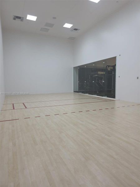 Spacious, unfurnished interior of a new home in , Miami (Image 24).