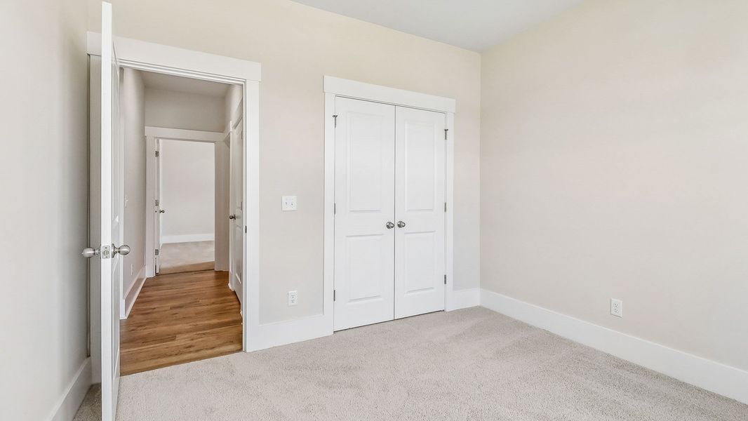 Spacious, unfurnished interior of a new home in Shell Pointe, Gilbert (Image 22).