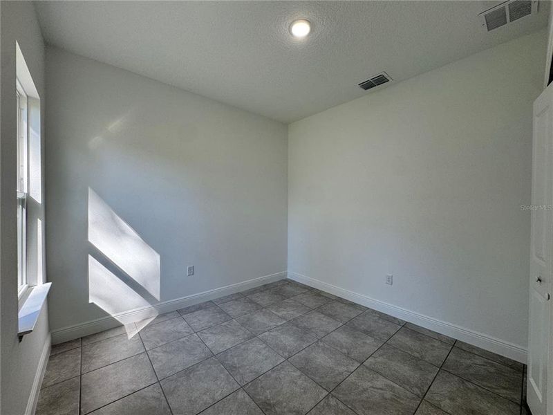 Spacious, unfurnished interior of a new home in , Citrus Springs (Image 26).