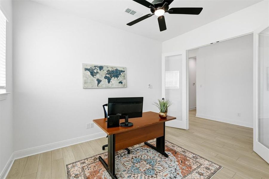 Furnished interior view inside a new home in Pecan Square - Gardens, Northlake (Image 16). Furnished interior view inside a new home in Pecan Square - Gardens, Northlake (Image 16).