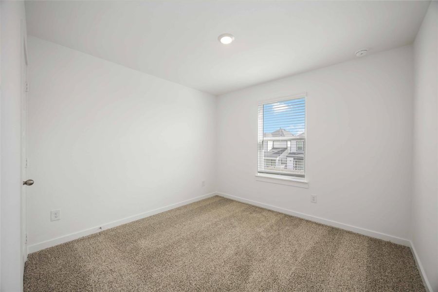 Spacious, unfurnished interior of a new home in Pinehaven, Houston (Image 22).