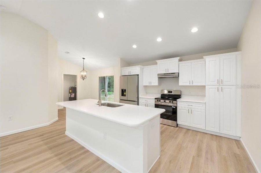 Furnished interior view inside a new home in , Ocklawaha (Image 12).