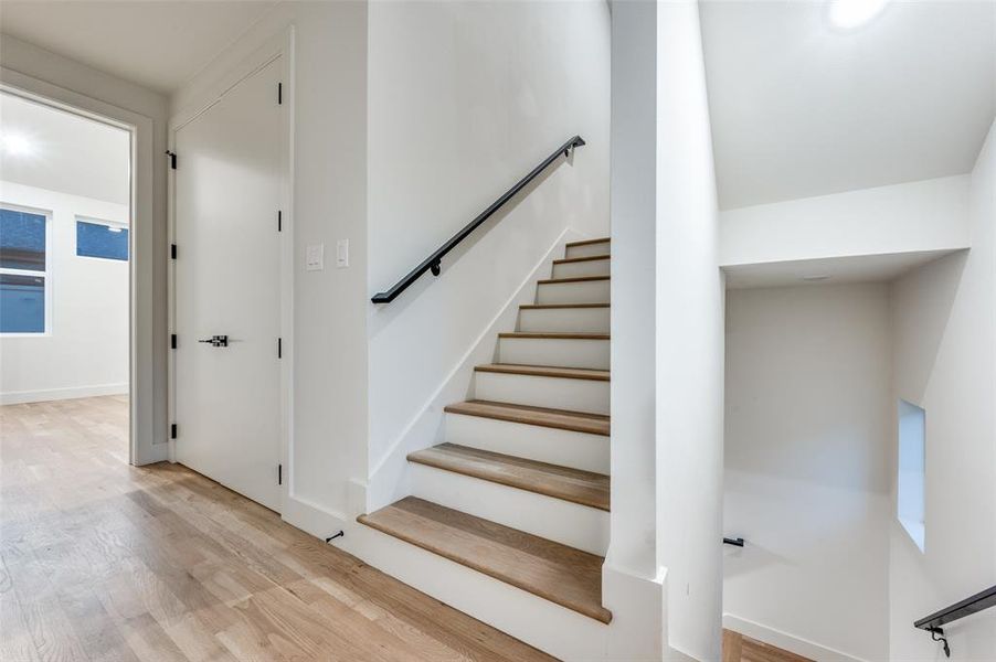 Spacious, unfurnished interior of a new home in , Dallas (Image 13).