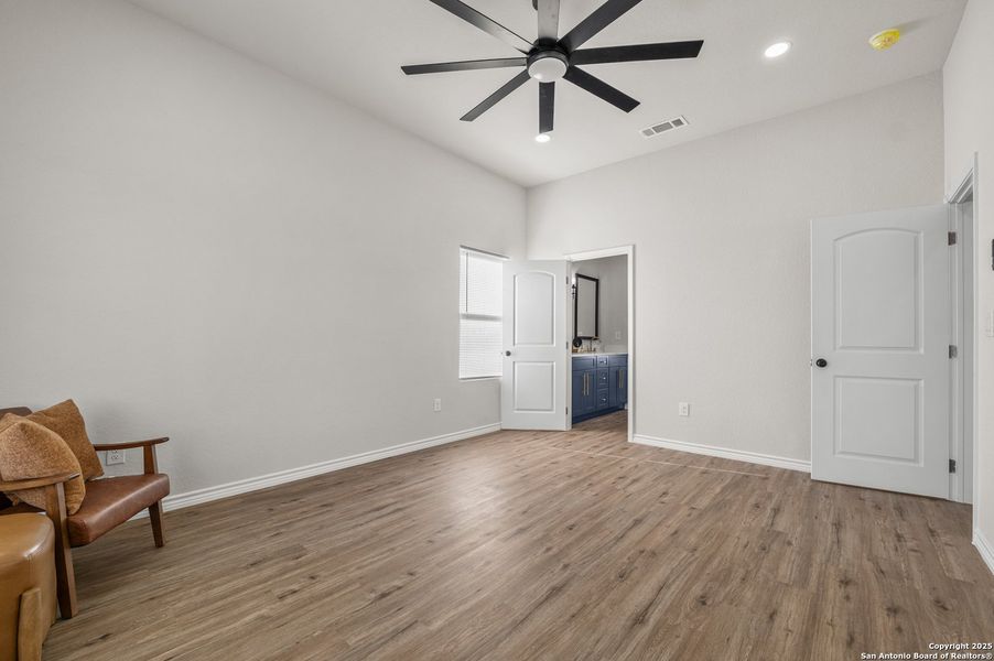 Spacious, unfurnished interior of a new home in , Lytle (Image 29).