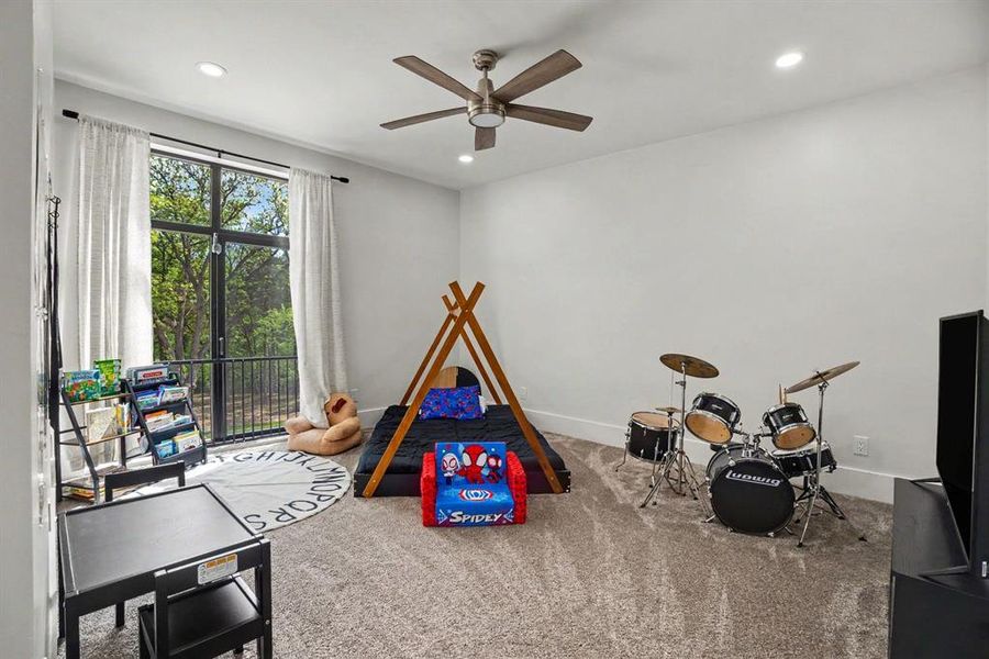 Image 38 of a home in .