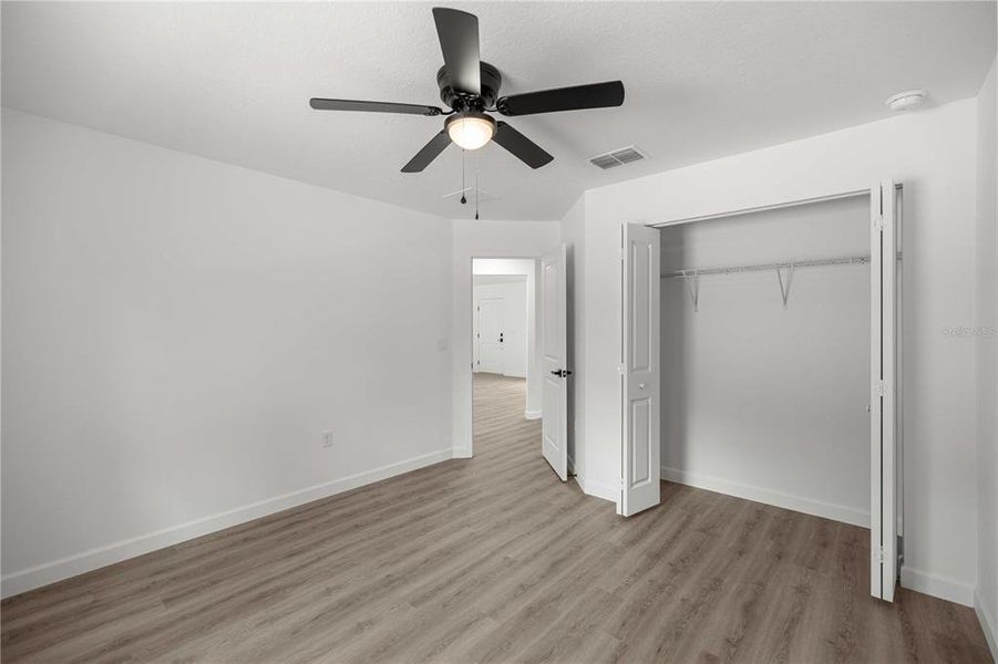 Spacious, unfurnished interior of a new home in , Dunnellon (Image 21).