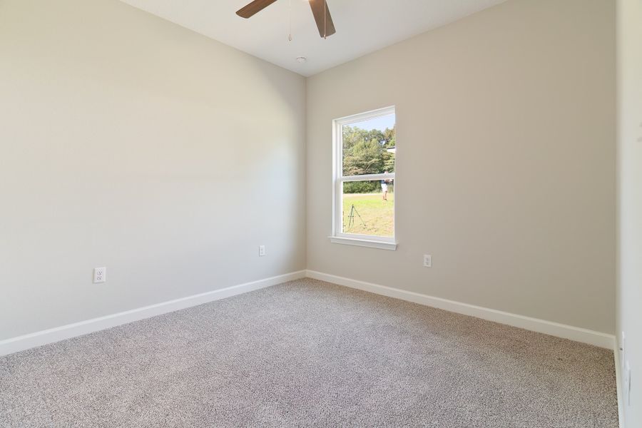 Representative unfurnished interior of a home built from the Maybell III by CJL Homes in McCarthy Estates, Defuniak Springs (Image 23).