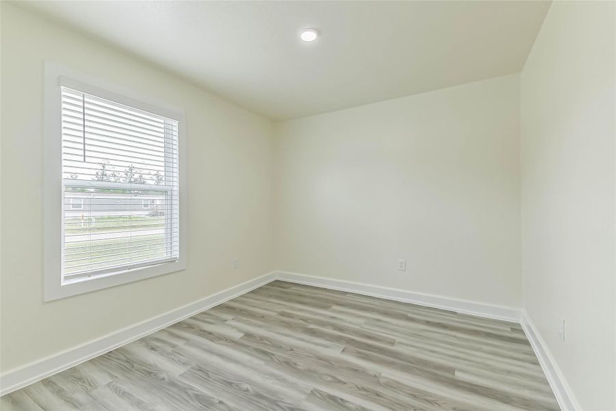Spacious, unfurnished interior of a new home in , Conroe (Image 28).