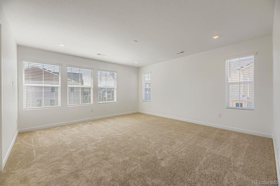 Spacious, unfurnished interior of a new home in Sterling Ranch: The Skyline Collection, Littleton (Image 11). Spacious, unfurnished interior of a new home in Sterling Ranch: The Skyline Collection, Littleton (Image 11).