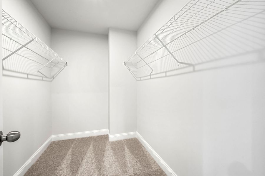 Spacious, unfurnished interior of a new home in Waterways, Richmond Hill (Image 19).